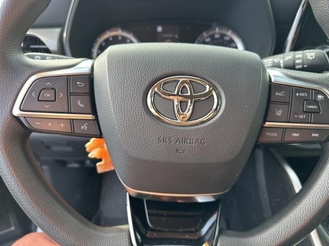 used 2021 Toyota Highlander car, priced at $29,800