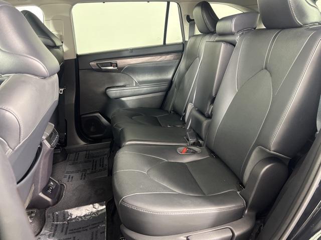 used 2021 Toyota Highlander Hybrid car, priced at $29,361
