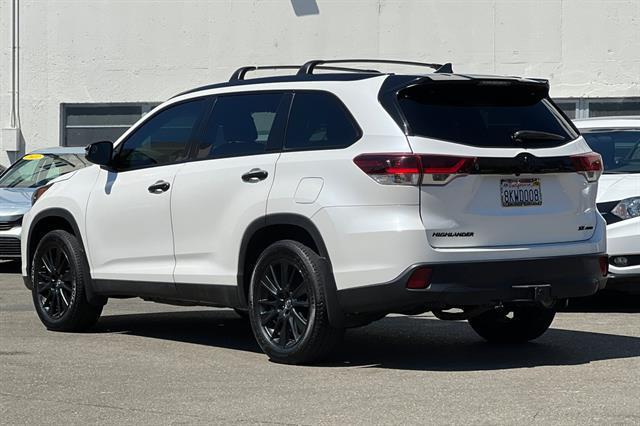 used 2019 Toyota Highlander car, priced at $25,893