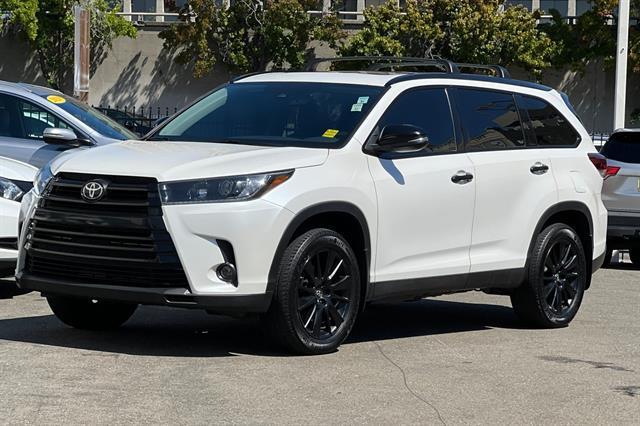 used 2019 Toyota Highlander car, priced at $25,893