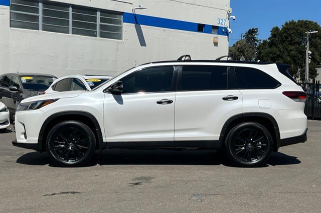 used 2019 Toyota Highlander car, priced at $25,893