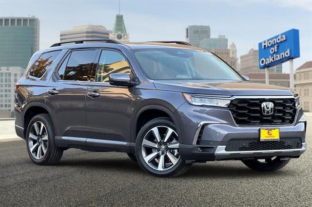 new 2025 Honda Pilot car, priced at $54,475