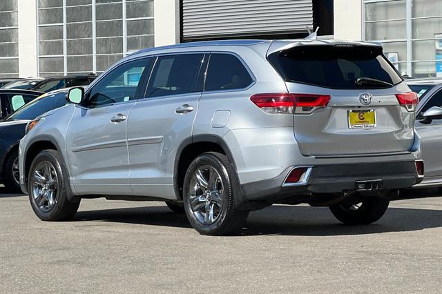 used 2018 Toyota Highlander car, priced at $26,594