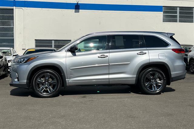 used 2018 Toyota Highlander car, priced at $26,594