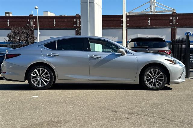 used 2022 Lexus ES 350 car, priced at $31,500