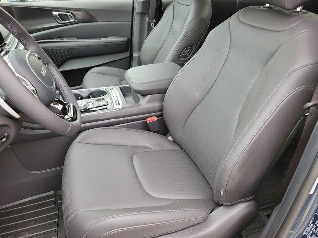 new 2026 Kia Carnival Hybrid car, priced at $51,285