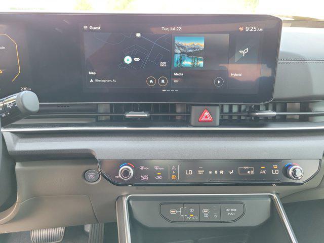 new 2026 Kia Carnival Hybrid car