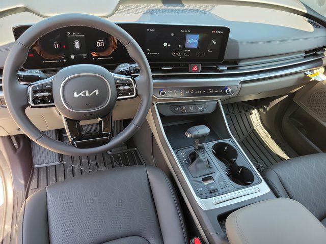 new 2025 Kia Carnival car, priced at $40,995