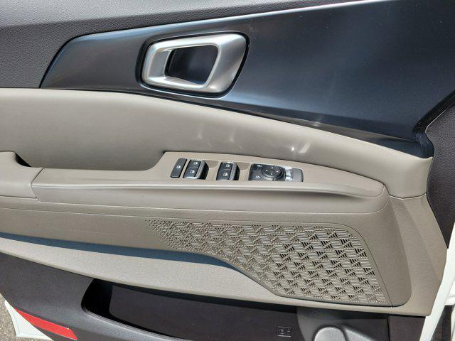 new 2025 Kia Carnival car, priced at $40,995