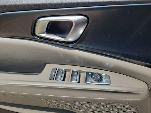 new 2025 Kia Carnival car, priced at $40,995
