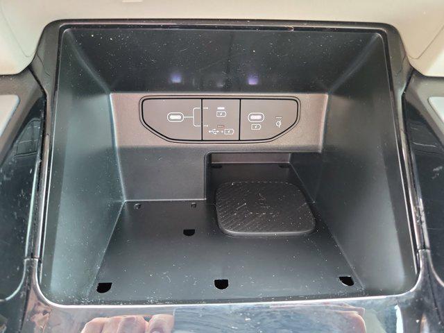 used 2025 Kia Sorento car, priced at $33,485