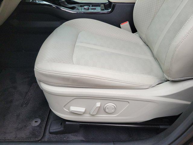 used 2025 Kia Sorento car, priced at $33,485