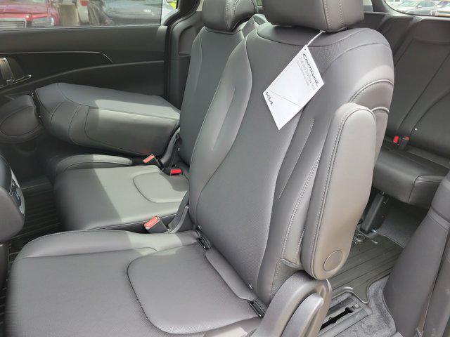 new 2026 Kia Carnival Hybrid car, priced at $51,285