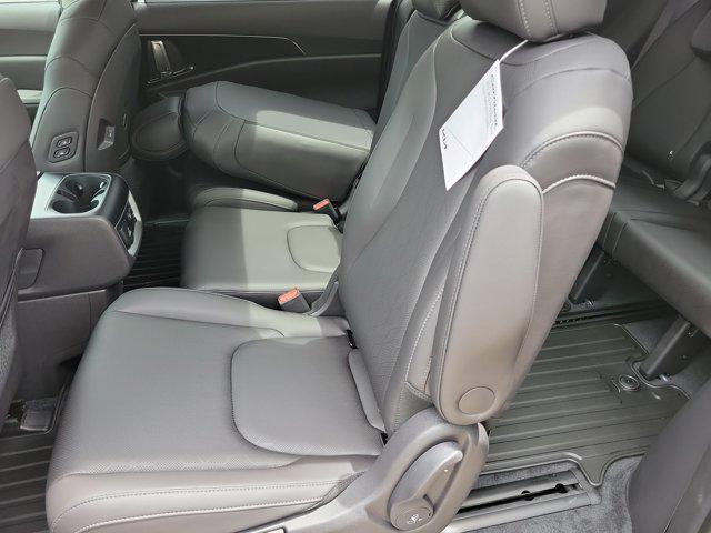 new 2026 Kia Carnival Hybrid car, priced at $51,285