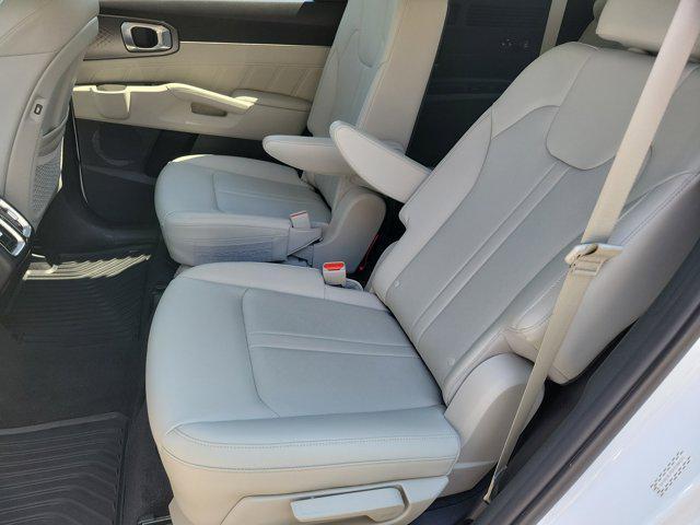 used 2023 Kia Sorento car, priced at $32,025
