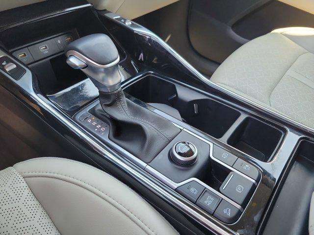 used 2023 Kia Sorento car, priced at $32,025