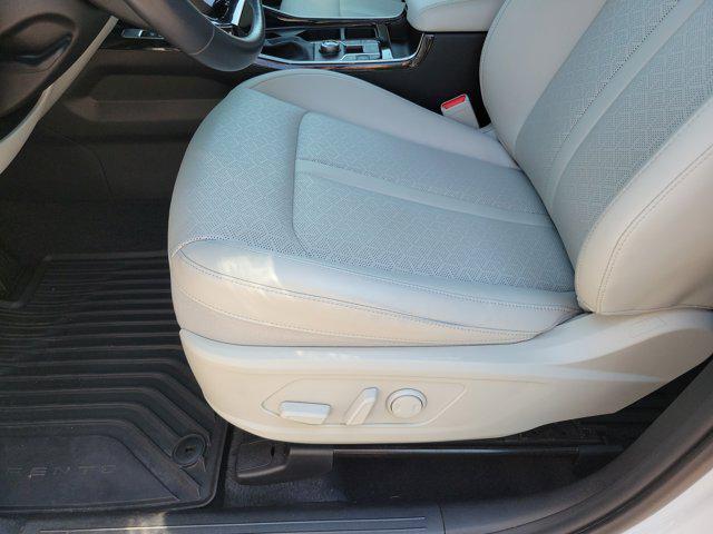 used 2023 Kia Sorento car, priced at $32,025
