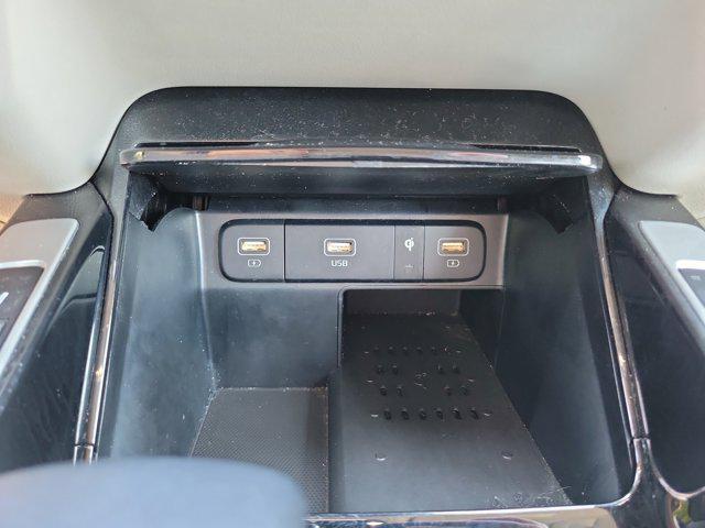 used 2023 Kia Sorento car, priced at $32,025