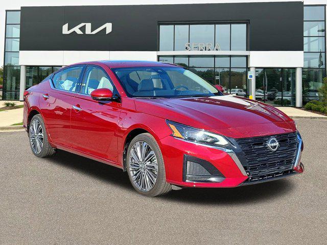 used 2023 Nissan Altima car, priced at $27,811