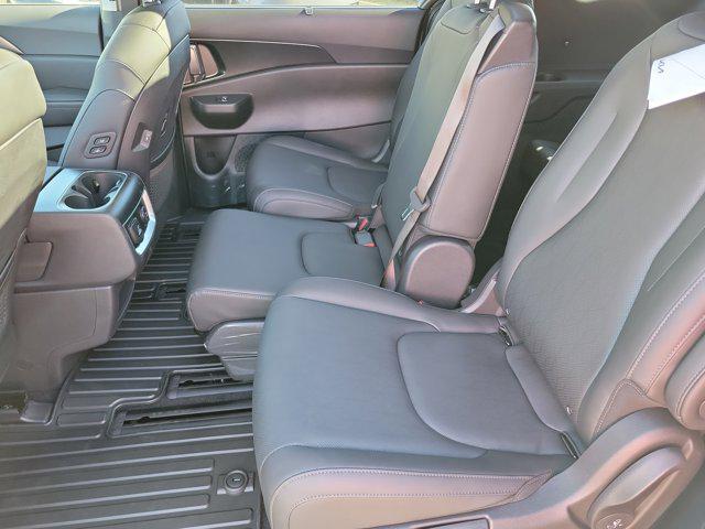 new 2026 Kia Carnival Hybrid car, priced at $51,285