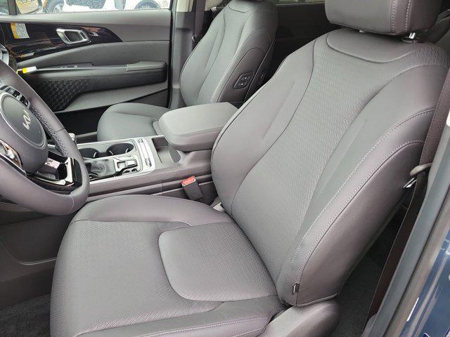 new 2026 Kia Carnival car, priced at $53,285