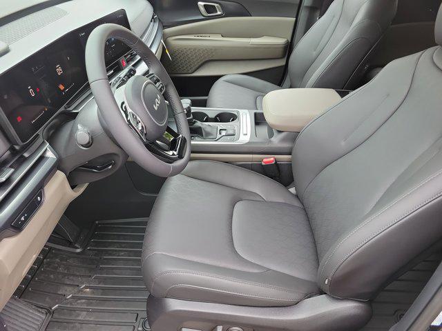 new 2025 Kia Carnival car, priced at $40,500