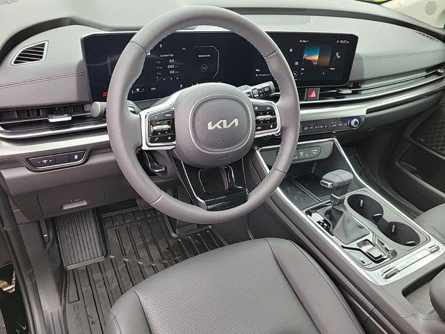 new 2025 Kia Carnival car, priced at $52,755