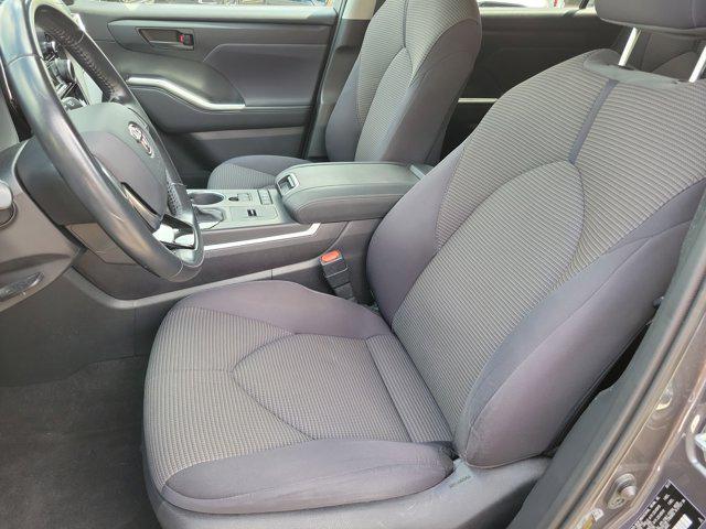 used 2021 Toyota Highlander Hybrid car, priced at $26,428