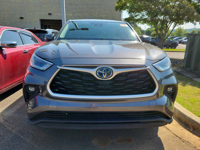 used 2021 Toyota Highlander Hybrid car, priced at $26,428