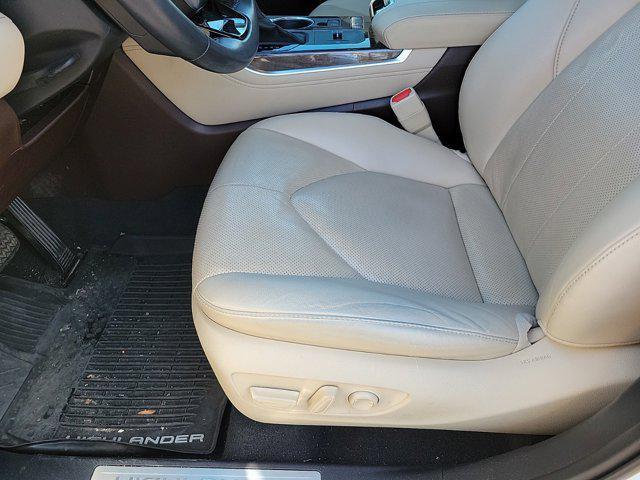 used 2020 Toyota Highlander car, priced at $32,452