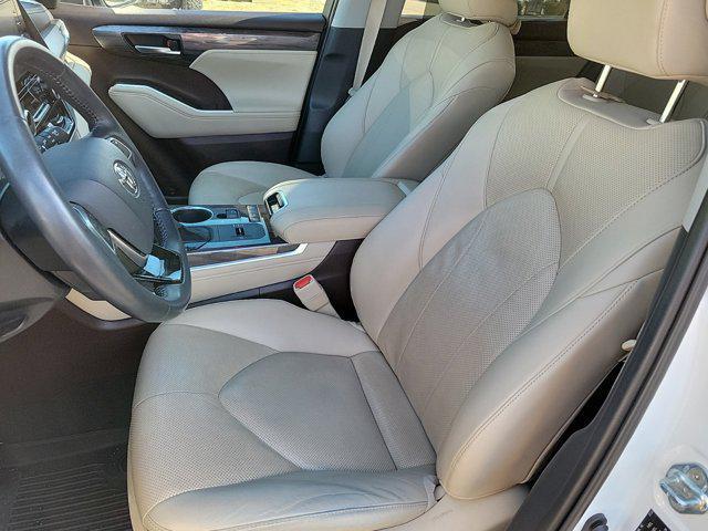 used 2020 Toyota Highlander car, priced at $32,452