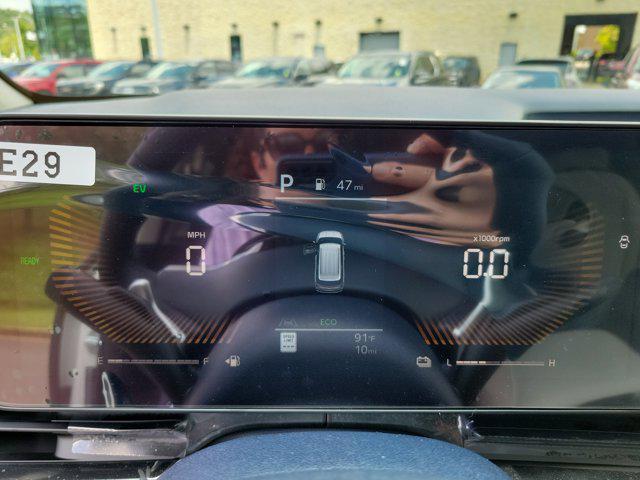 new 2026 Kia Carnival Hybrid car, priced at $45,385