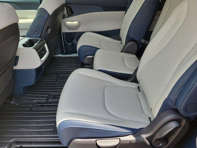 new 2026 Kia Carnival Hybrid car, priced at $45,385