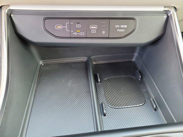 new 2026 Kia Carnival Hybrid car, priced at $45,385
