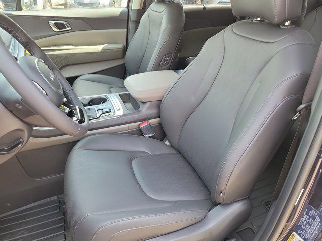 new 2025 Kia Carnival car, priced at $42,700