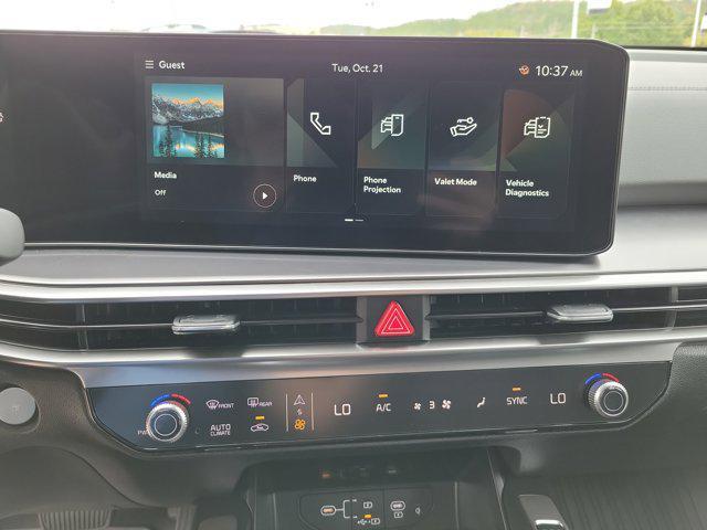 new 2026 Kia Sorento car, priced at $38,070