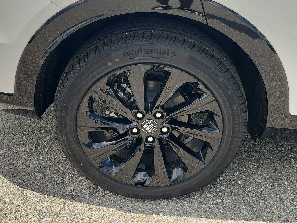 new 2025 Buick Envista car, priced at $27,664