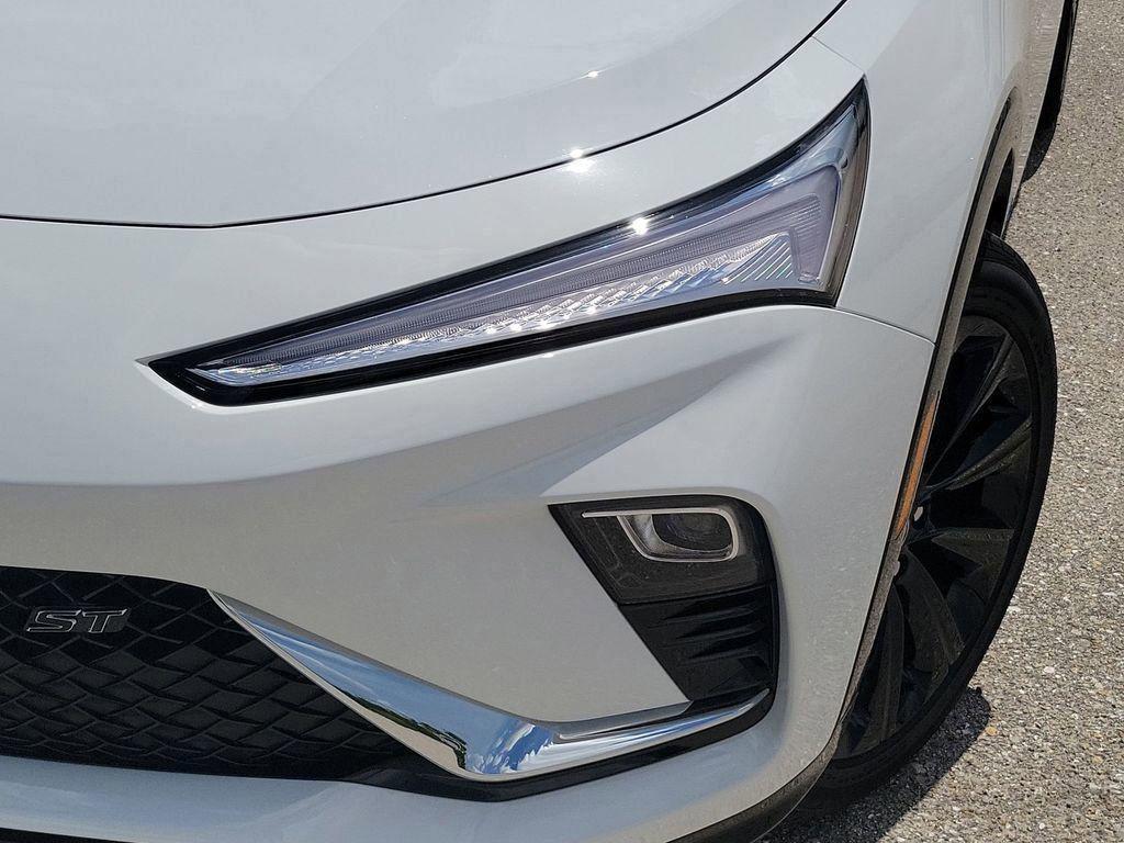 new 2025 Buick Envista car, priced at $27,664