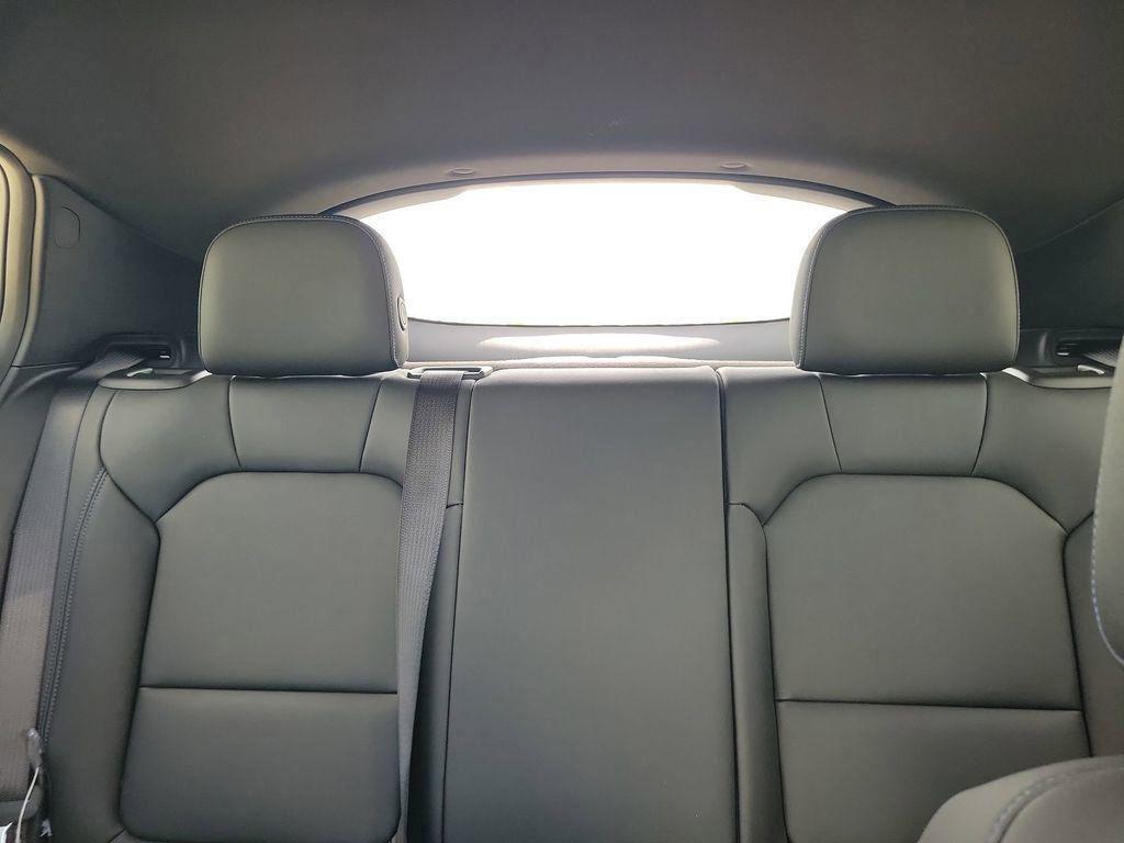 new 2025 Buick Envista car, priced at $27,664