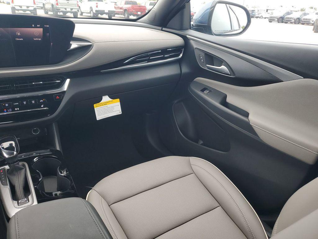 new 2025 Buick Envista car, priced at $27,795