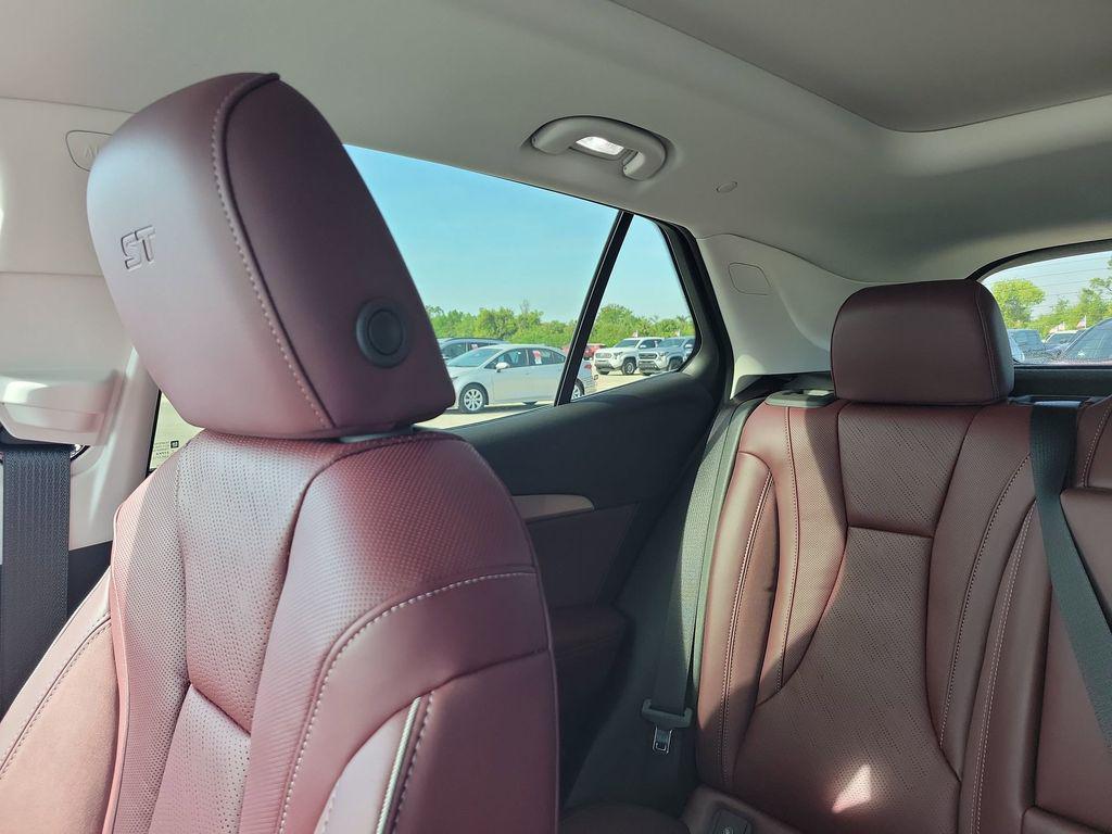 new 2025 Buick Envision car, priced at $39,015