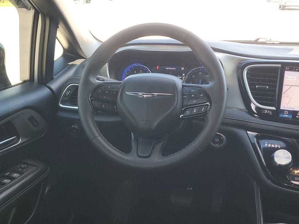 used 2023 Chrysler Pacifica car, priced at $29,777