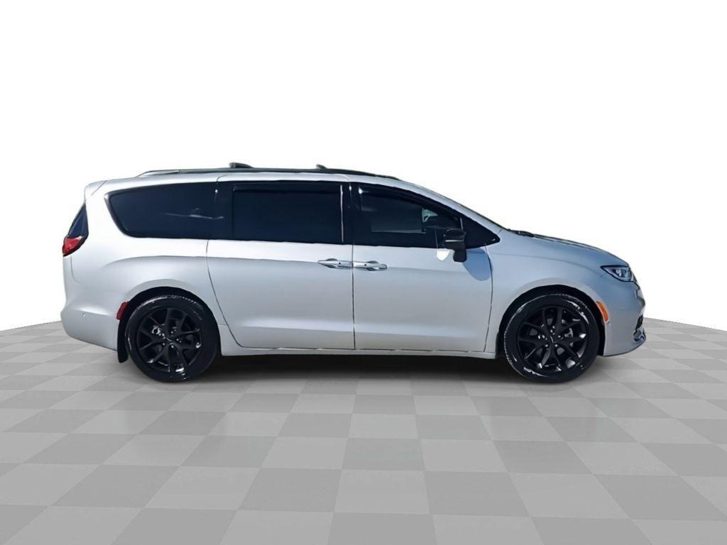 used 2023 Chrysler Pacifica car, priced at $29,777