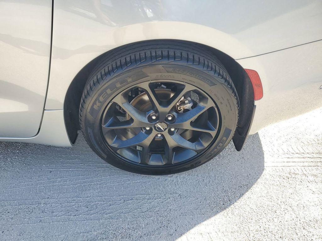used 2023 Chrysler Pacifica car, priced at $29,777