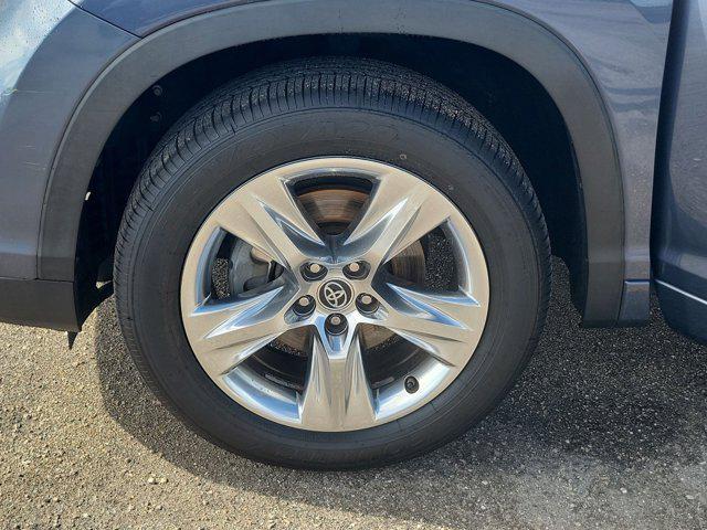 used 2016 Toyota Highlander car, priced at $19,987