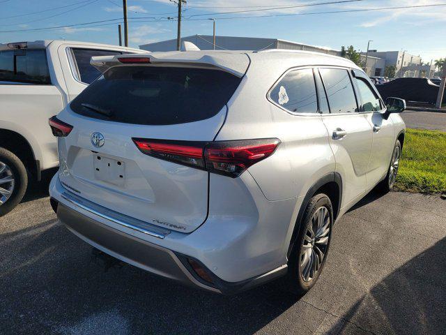 used 2021 Toyota Highlander car, priced at $37,487