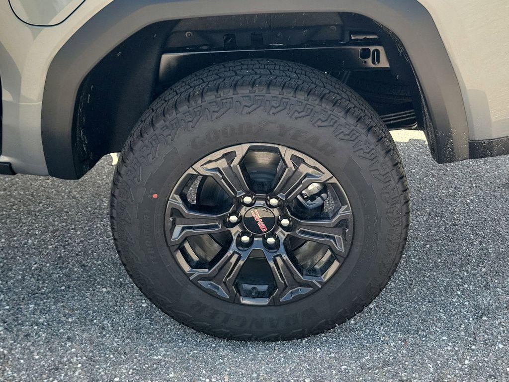 new 2025 GMC Canyon car, priced at $40,939