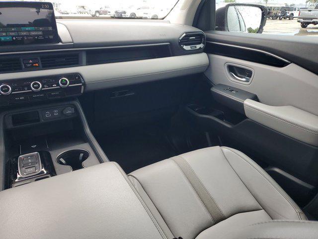 used 2025 Honda Pilot car, priced at $38,787