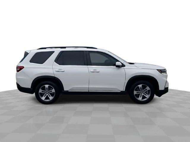used 2025 Honda Pilot car, priced at $38,787