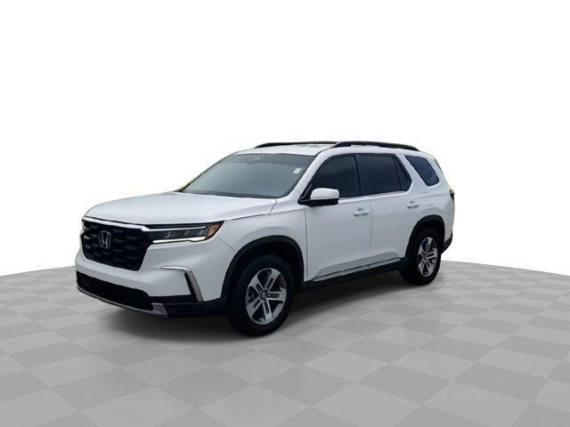 used 2025 Honda Pilot car, priced at $38,787